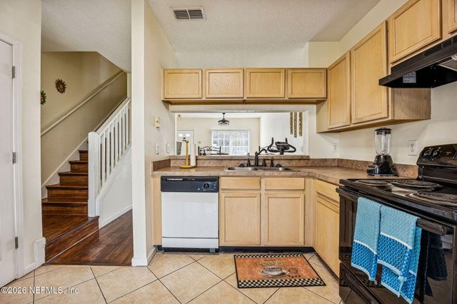 12311 KENSINGTON LAKES Drive 2104, Jacksonville, FL 32246