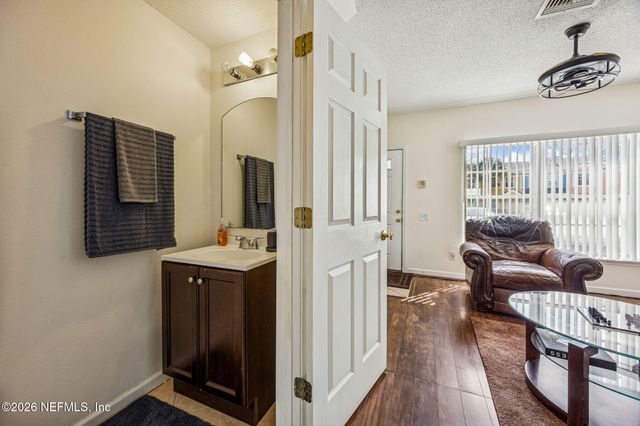 12311 KENSINGTON LAKES Drive 2104, Jacksonville, FL 32246