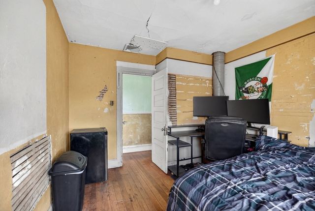 16 Littlefield St, Quincy, MA 02169