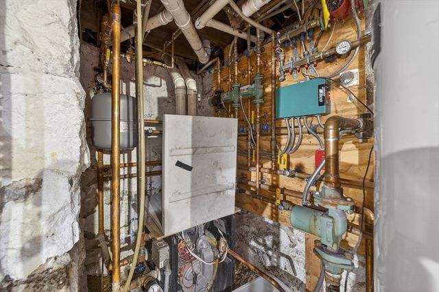 16 Littlefield St, Quincy, MA 02169