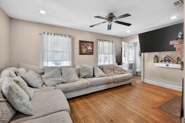 16 Littlefield St, Quincy, MA 02169