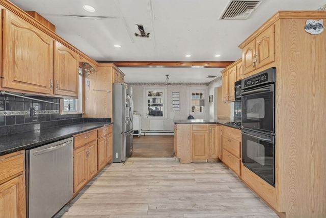 16 Littlefield St, Quincy, MA 02169