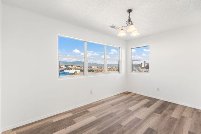 1929 12th Avenue SE, Rio Rancho, NM 87124