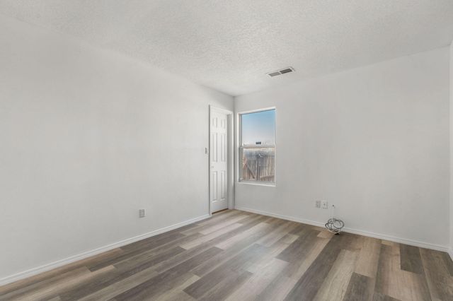 1929 12th Avenue SE, Rio Rancho, NM 87124