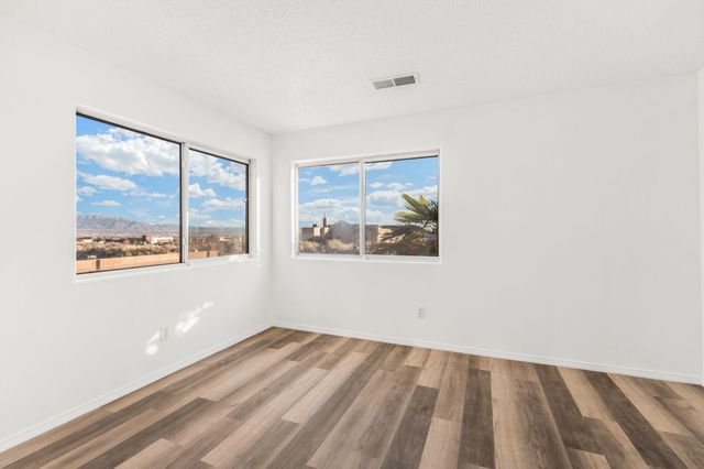 1929 12th Avenue SE, Rio Rancho, NM 87124