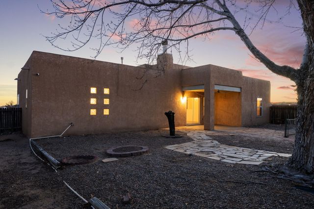 1929 12th Avenue SE, Rio Rancho, NM 87124