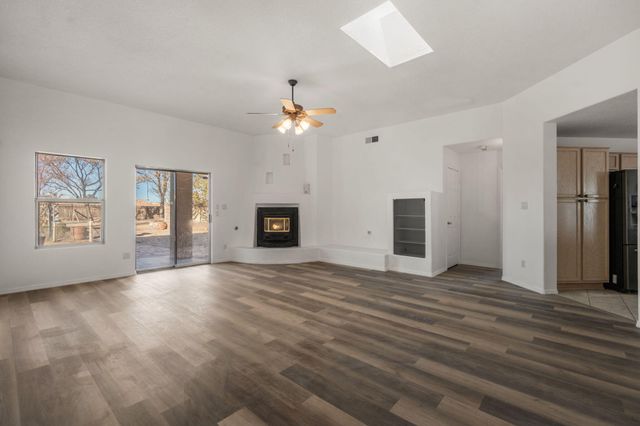 1929 12th Avenue SE, Rio Rancho, NM 87124