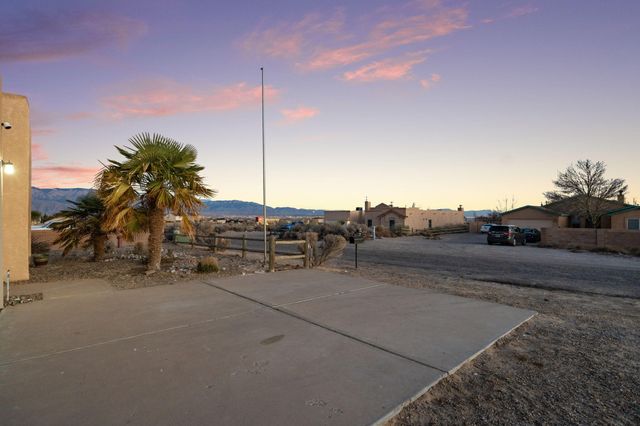 1929 12th Avenue SE, Rio Rancho, NM 87124