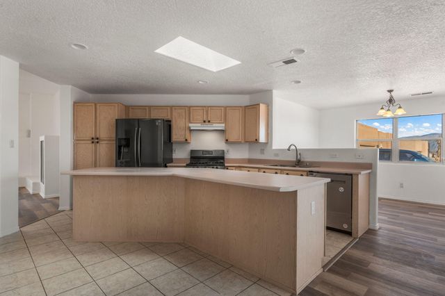 1929 12th Avenue SE, Rio Rancho, NM 87124