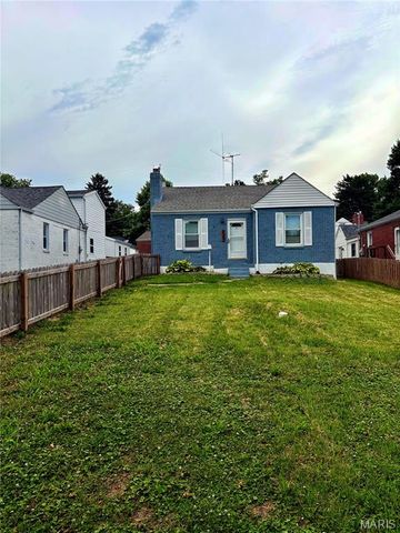 8257 Watson Road, St Louis, MO 63119