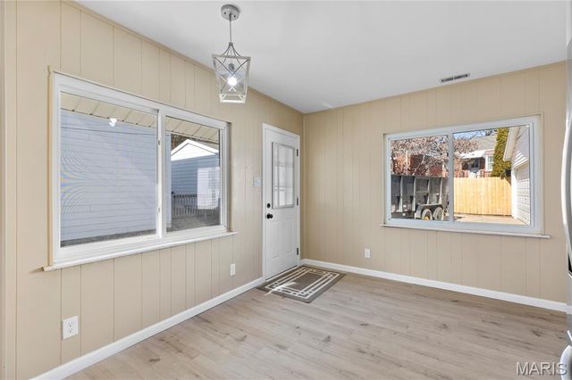 8257 Watson Road, St Louis, MO 63119