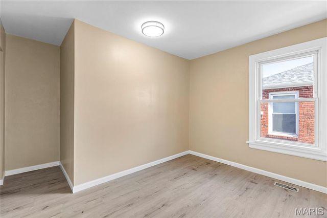 8257 Watson Road, St Louis, MO 63119