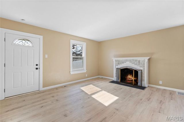 8257 Watson Road, St Louis, MO 63119