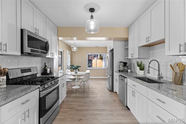 8257 Watson Road, St Louis, MO 63119