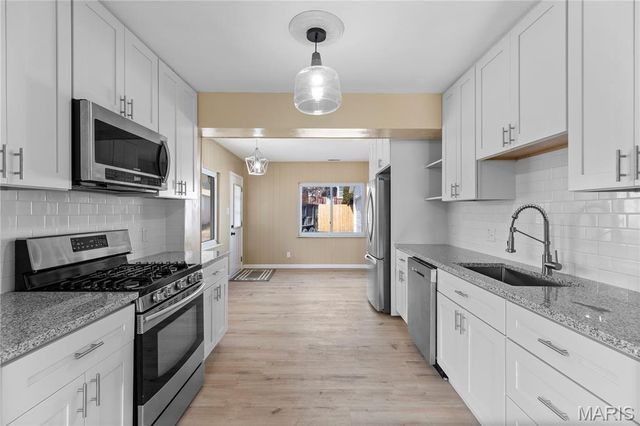 8257 Watson Road, St Louis, MO 63119