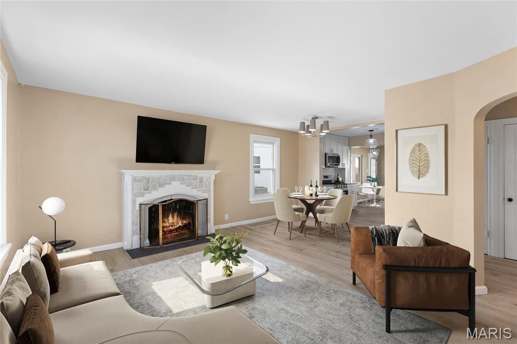 8257 Watson Road, St Louis, MO 63119
