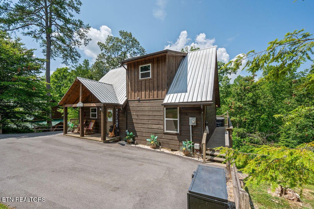 1519 Bluff Ridge Rd, Sevierville, TN 37876