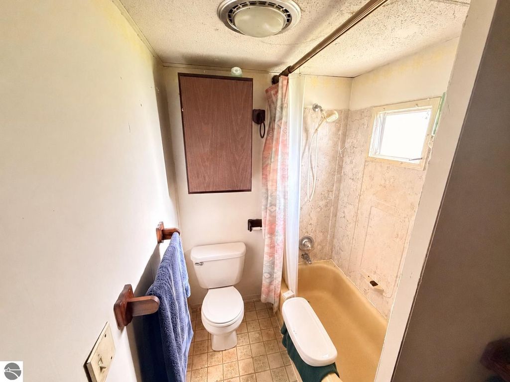Image 15 of property listing at 311 N 5th Street, Shepherd, MI 48883