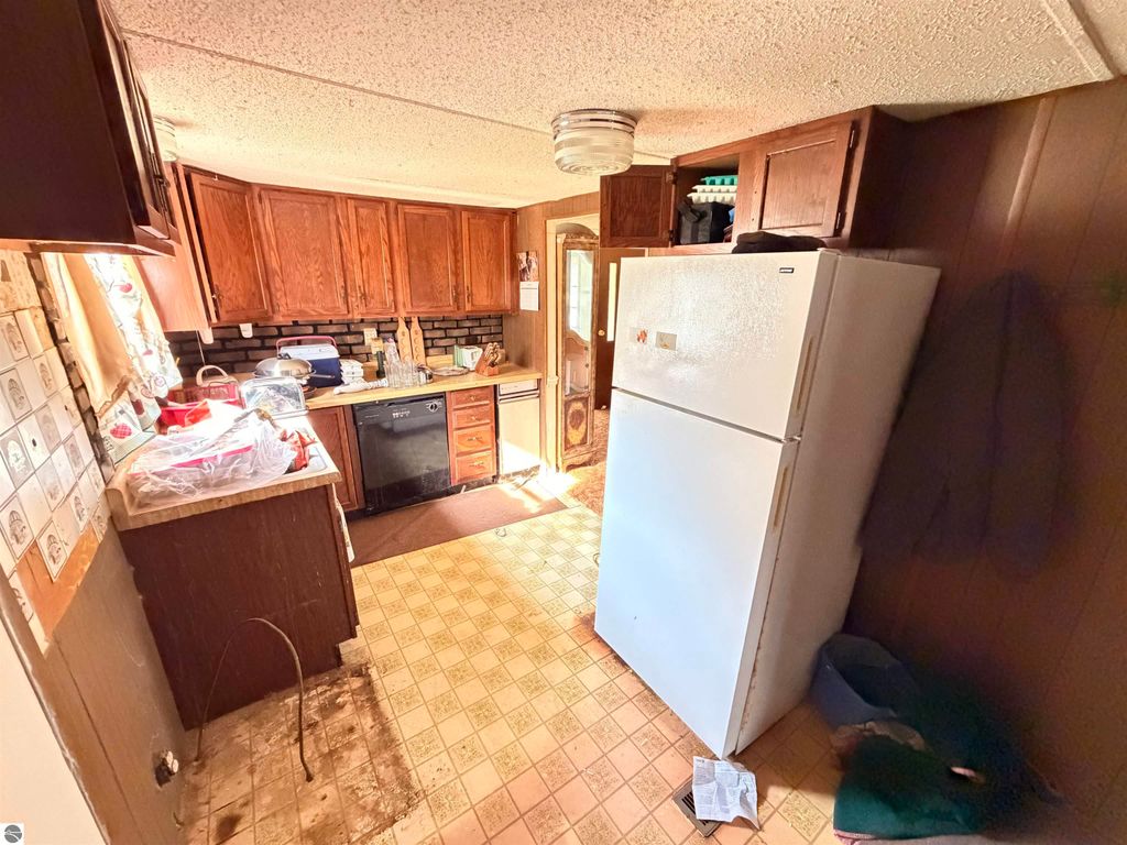 Image 8 of property listing at 311 N 5th Street, Shepherd, MI 48883