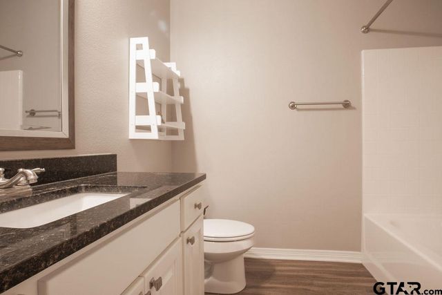 1725 Austin Dr, Tyler, TX 75701