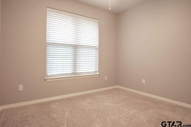 1725 Austin Dr, Tyler, TX 75701