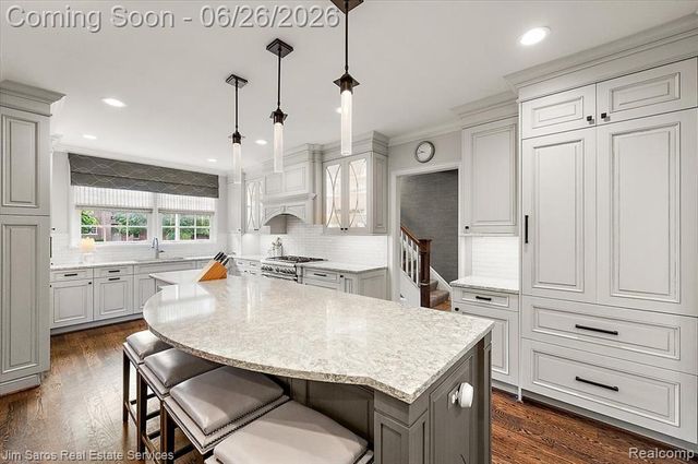 688 Balfour Street, Grosse Pointe Park, MI 48230