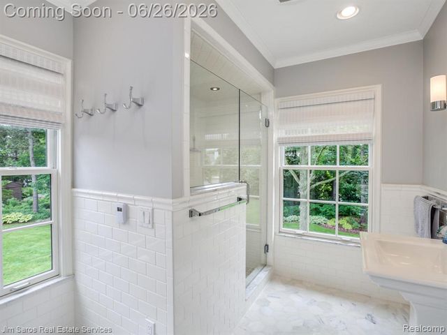 688 Balfour Street, Grosse Pointe Park, MI 48230