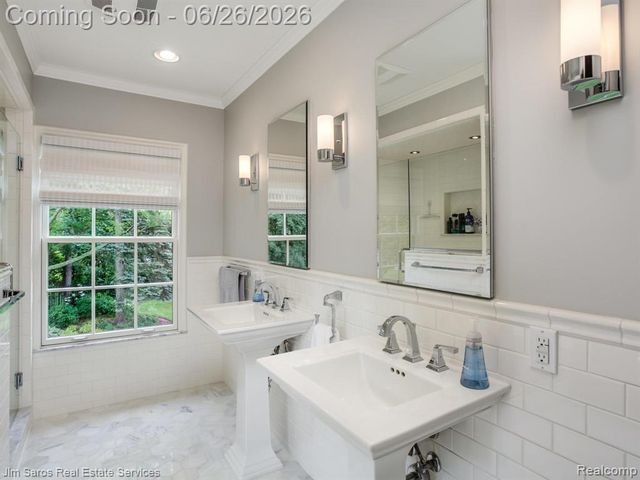 688 Balfour Street, Grosse Pointe Park, MI 48230