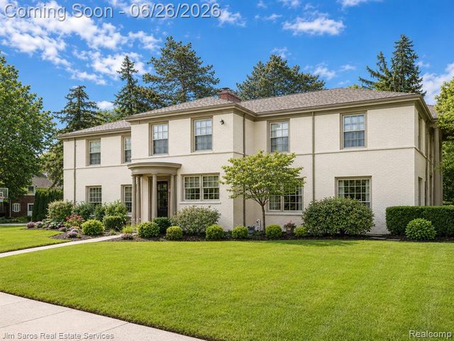 688 Balfour Street, Grosse Pointe Park, MI 48230