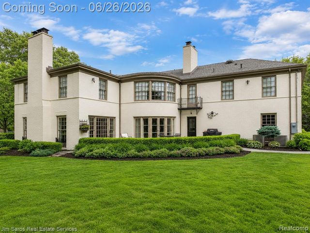 688 Balfour Street, Grosse Pointe Park, MI 48230