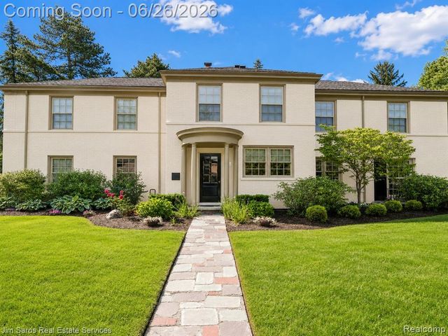 688 Balfour Street, Grosse Pointe Park, MI 48230