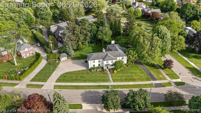 688 Balfour Street, Grosse Pointe Park, MI 48230