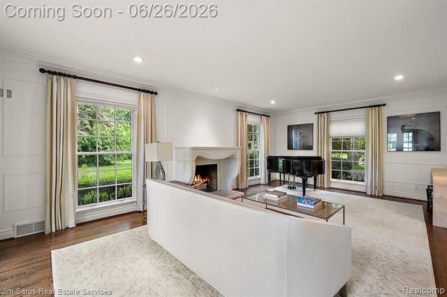 688 Balfour Street, Grosse Pointe Park, MI 48230