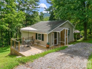 78 London Lane, Clyde, NC 28721