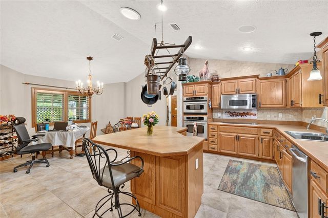 8699 SE 12TH COURT, Ocala, FL 34480