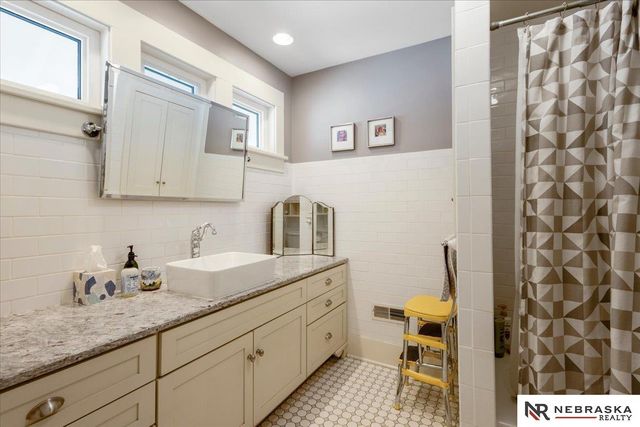 2310 Sheridan Boulevard, Lincoln, NE 68502