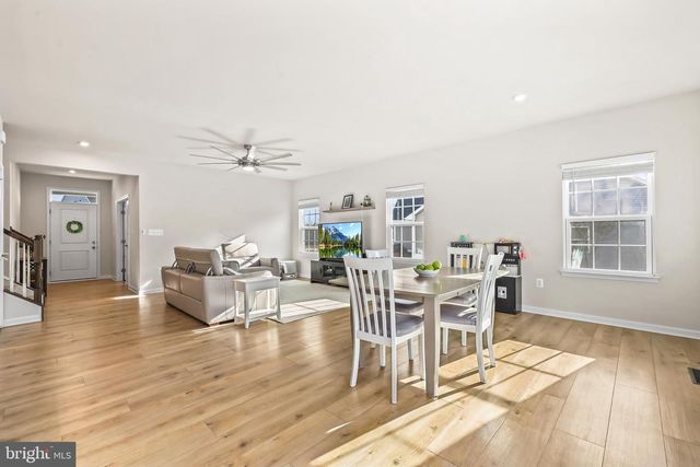 5010 BIRCH LEAF CIR, Fredericksburg, VA 22407