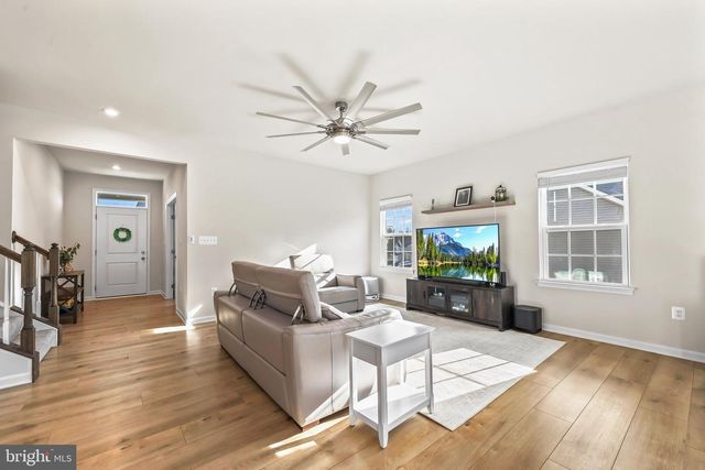 5010 BIRCH LEAF CIR, Fredericksburg, VA 22407