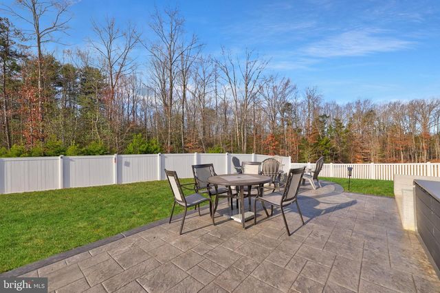 5010 BIRCH LEAF CIR, Fredericksburg, VA 22407