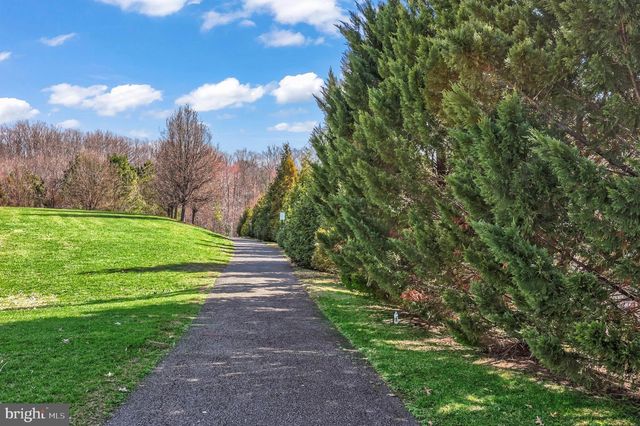 5010 BIRCH LEAF CIR, Fredericksburg, VA 22407