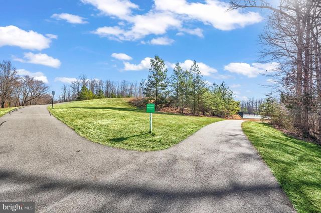 5010 BIRCH LEAF CIR, Fredericksburg, VA 22407