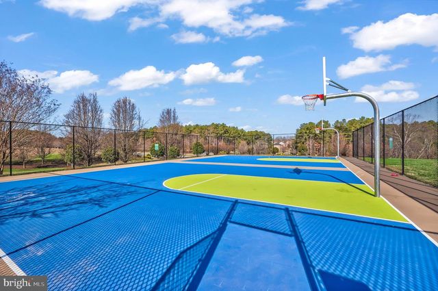 5010 BIRCH LEAF CIR, Fredericksburg, VA 22407