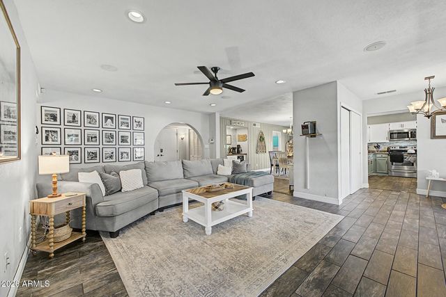 1725 W ANGEL FIRE Terrace, Phoenix, AZ 85027