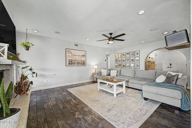 1725 W ANGEL FIRE Terrace, Phoenix, AZ 85027