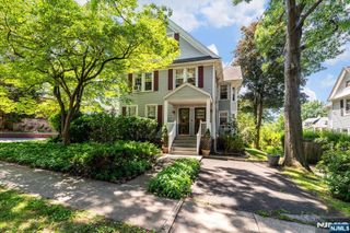 140 Prospect Street, Leonia, NJ 07605