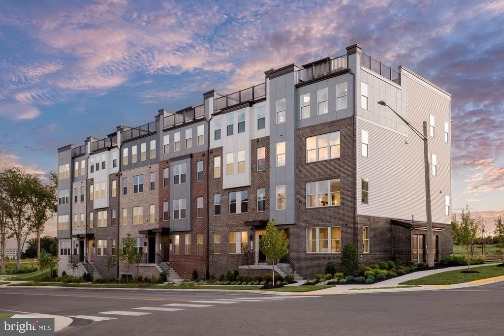 8674 LOVELACE ST, Manassas, VA 20109