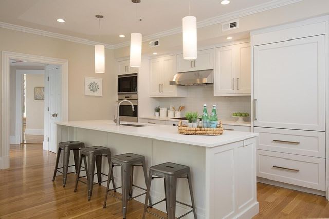 1248 Beacon St 2, Brookline, MA 02446