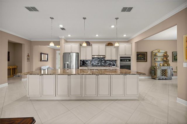 8477 SW 93RD CIRCLE, Ocala, FL 34481