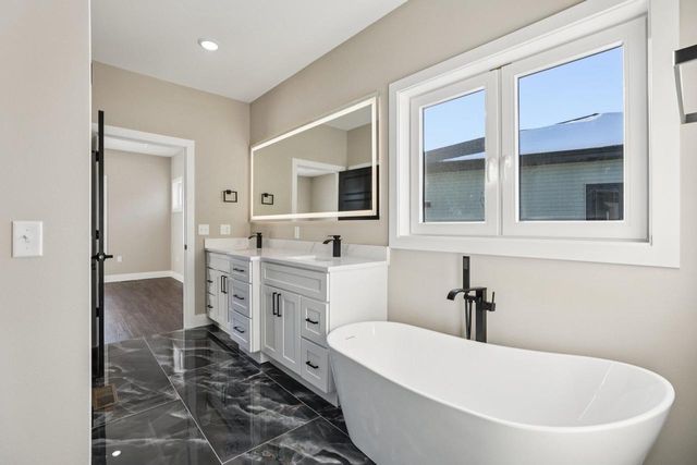 248 Falcon Court, Sauk City, WI 53583