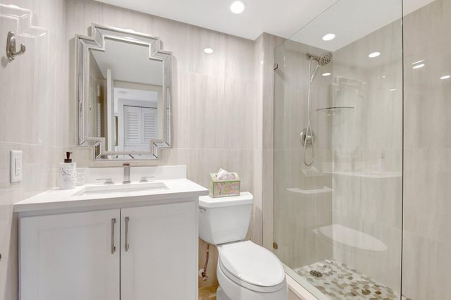 3224 S Ocean Boulevard 214, Highland Beach, FL 33487